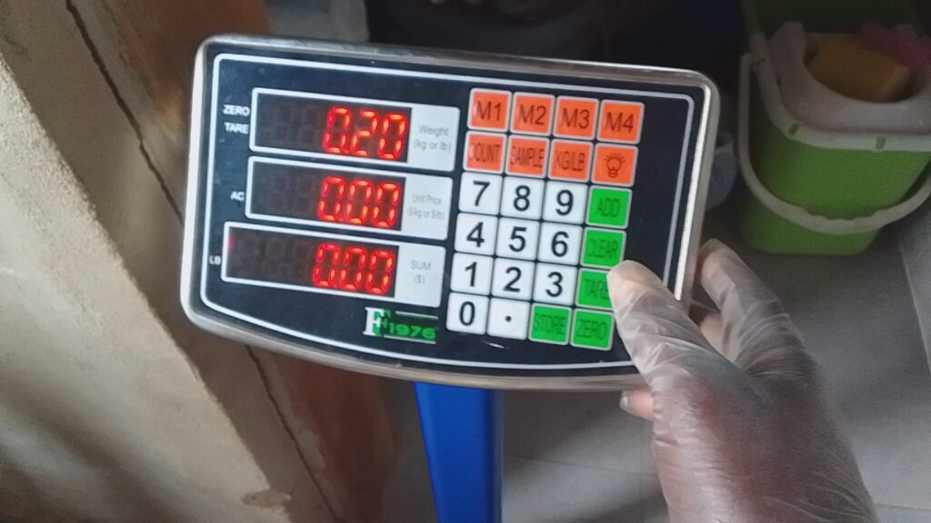 An electronic scale for measuring fish